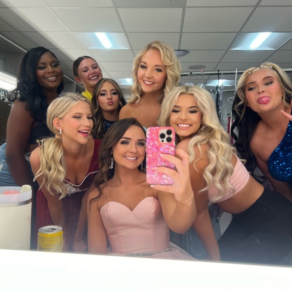 Pink Sherri Hill Ballgown (Pageant) - Picture 2 of 6